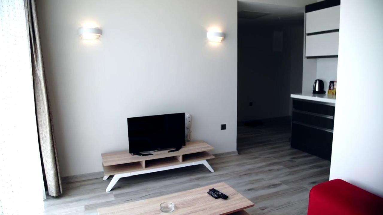 Demir Otel Bornova Luaran gambar